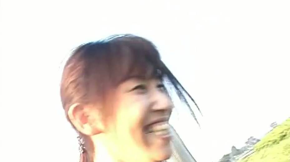 Skinny Japanese girl gets kinky with her BF right in the field by the road - 3. pic