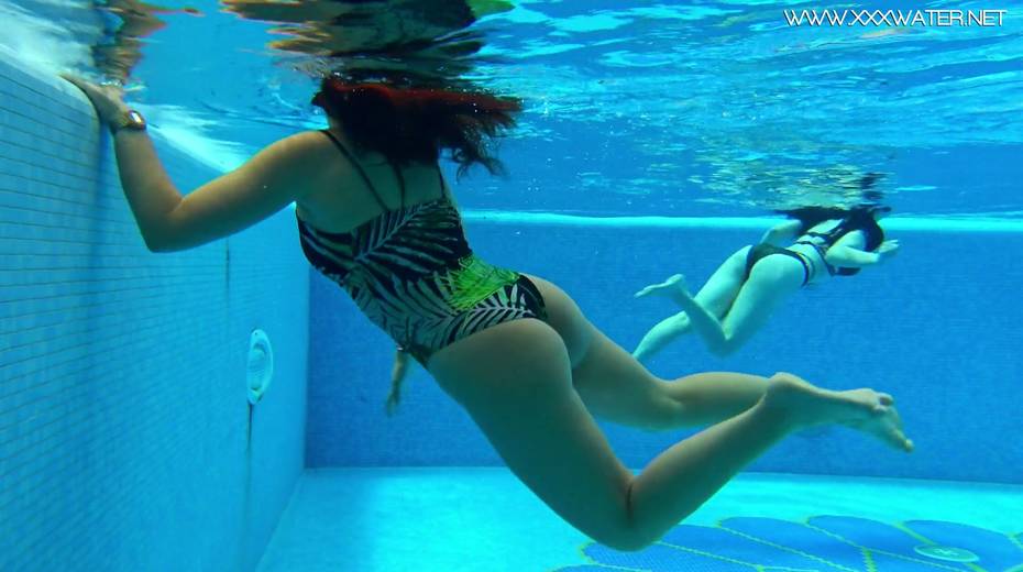 Two topless swimming babes Diana Rius and Sheril Blossom show tricks under the water - 3. pic