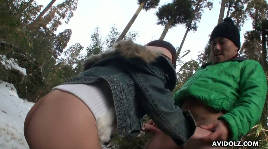 Cute and spoiled Japanese nympho in sunglasses Akiko Kurokawa gives a blowjob - 17. pic
