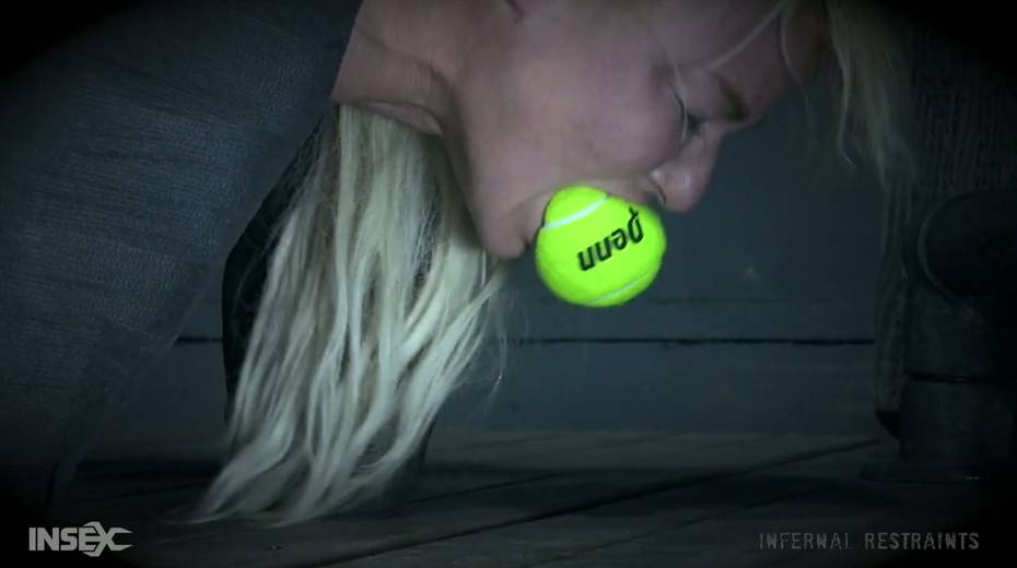 Slut with plump ass London River gets her pussy punished in the dark room - 18. pic