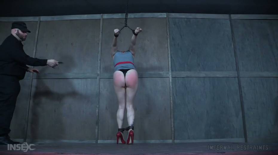 Yummy chick Amy Nicole is tied up and suspended in the basement - 2. pic