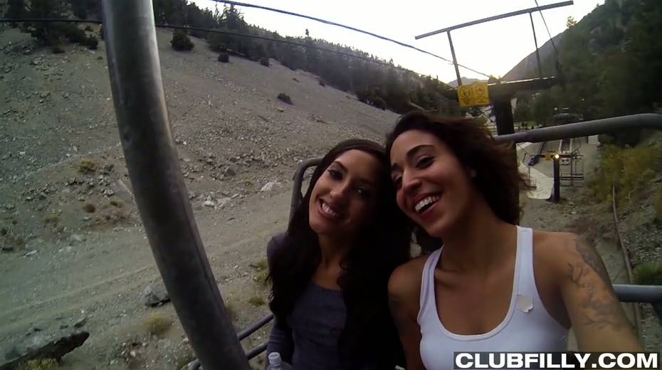 Insatiable lesbian girl Veronica Radke is having fun with her naughty GF - 2. pic