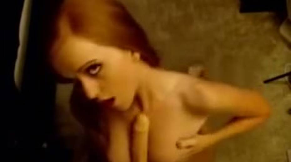 Stunning all natural svelte redhead stands on knees and sucks tasty dick - 6. pic