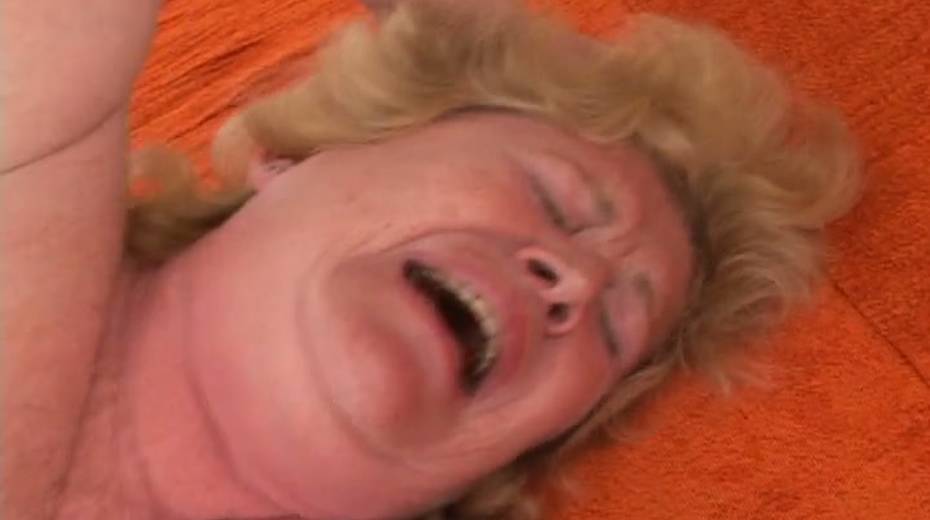 BBW granny screwed bad in hairy butt hole in sideways position - 5. pic