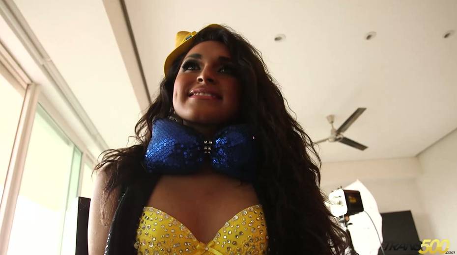 Shemale with cute face Shaidel shows her stretched anus - 4. pic