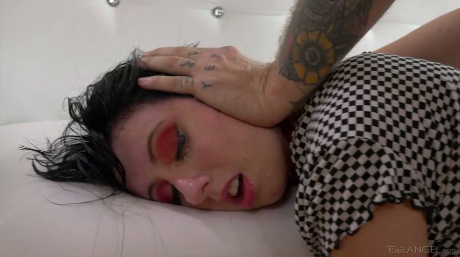 Brutal dude fucks deep throat and nasty twat of nympho Daphne Dare - 26. pic
