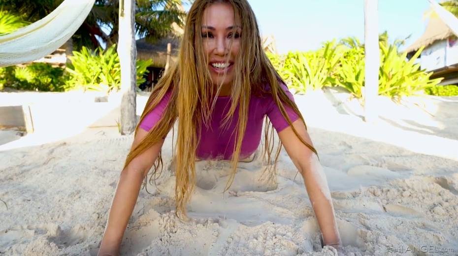 Legendary sloppy blowjob by mouth watering Asian model Kianna Dior - 4. pic