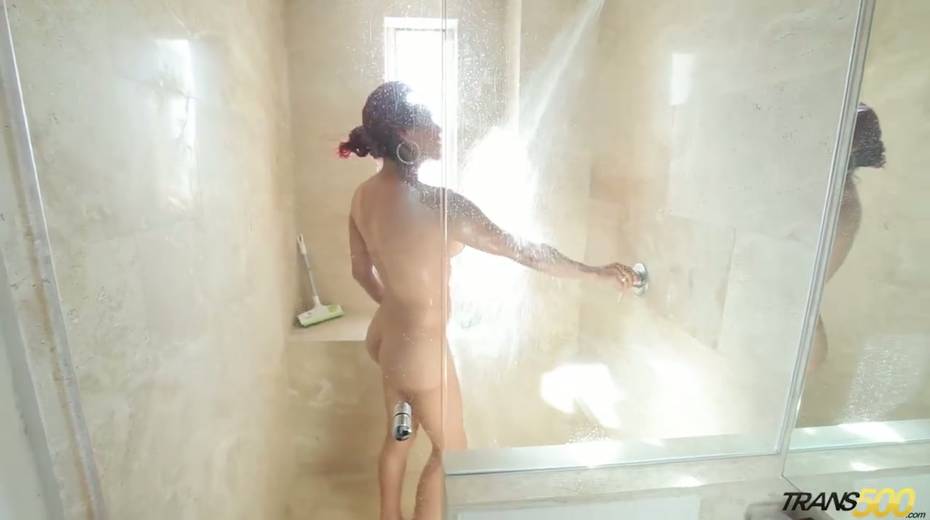 Bootyful T-girl Natalia Rivas takes a shower and strokes her body - 5. pic