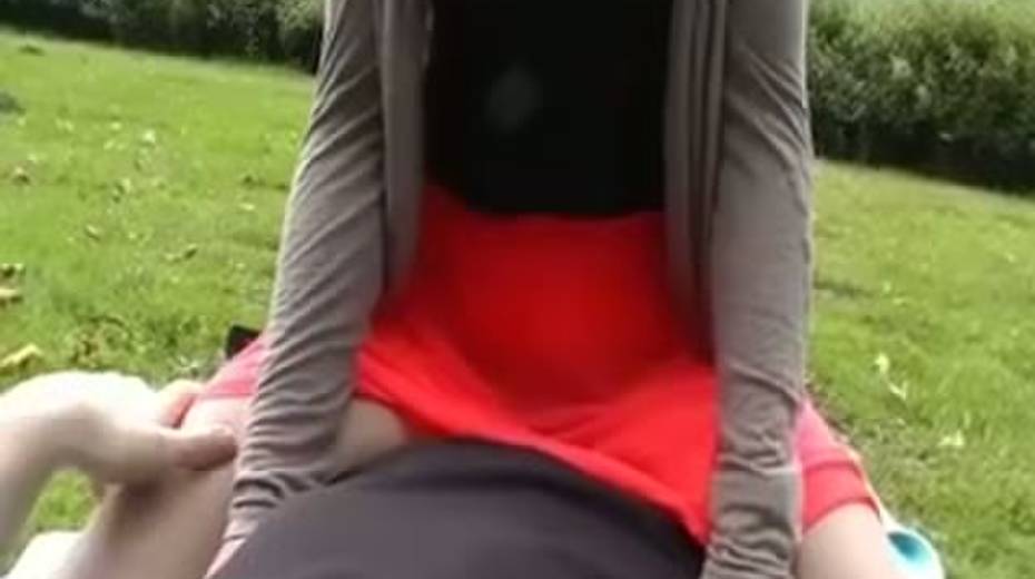 Slim teen rides her BF's dick while he is in jeans - 10. pic