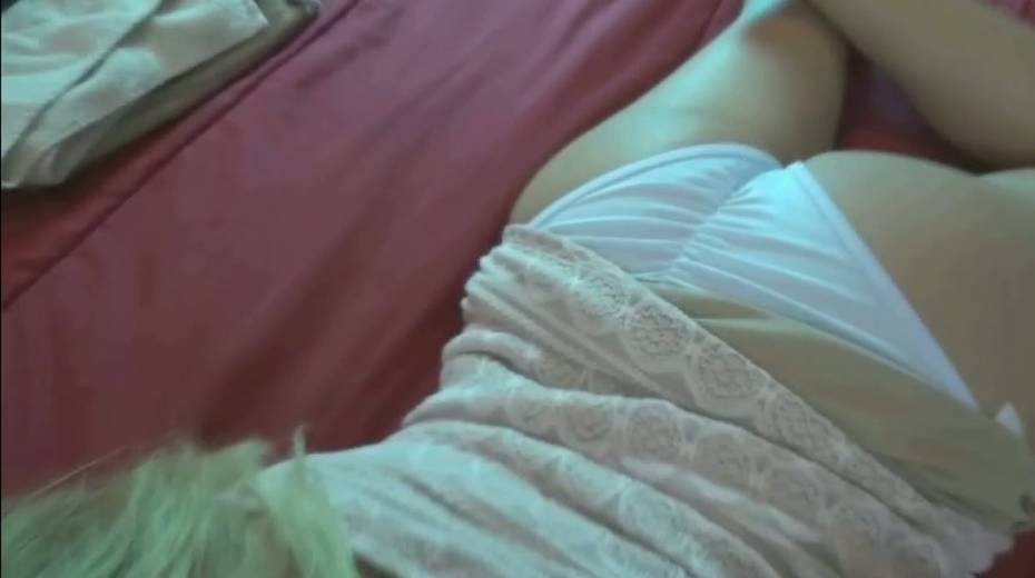 Sex crazed MILF Jolene is in the bedroom having fun with her neighbor - 2. pic