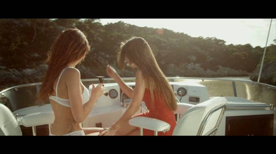 Graceful babes Eva and Janna fucks like there is no tomorrow - 5. pic