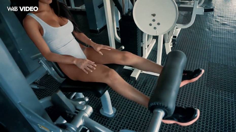 Tempting Venezuelan babe Denisse Gomez is playing with her slit at the gym - 3. pic