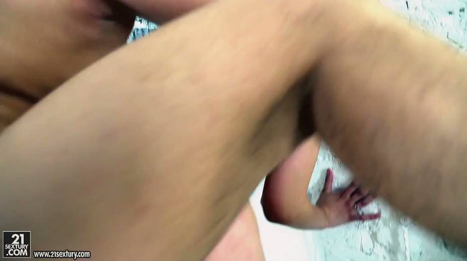 Russian hottie Emely Bender tales a dick in her mouth pussy and anus - 24. pic
