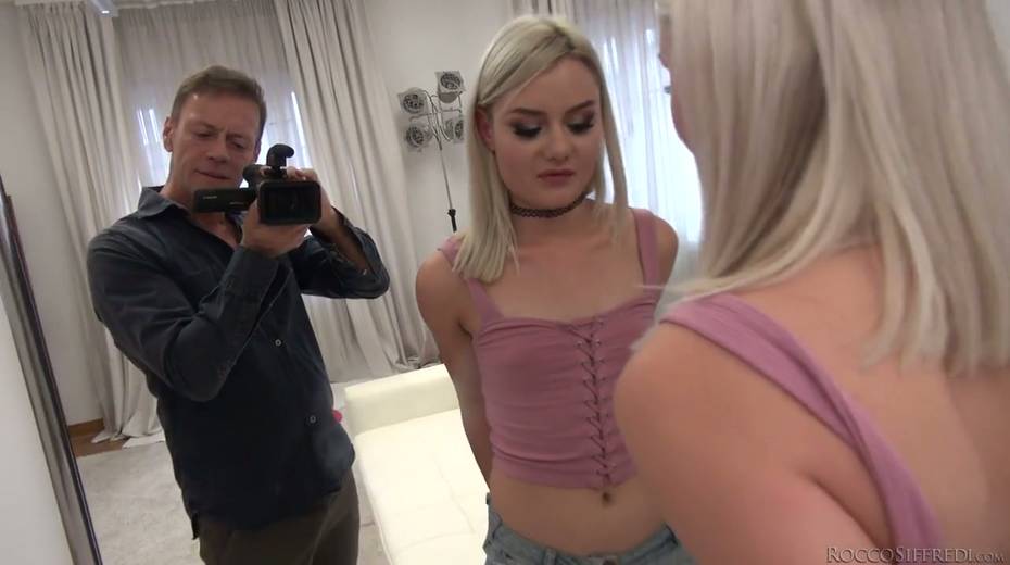 Blond Swedish chick Scarlett Knight performs her gaped anal cave - 4. pic