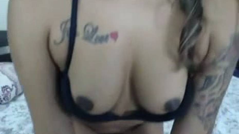 Indian sex goddess playing with her tempting pussy in solo video - 10. pic
