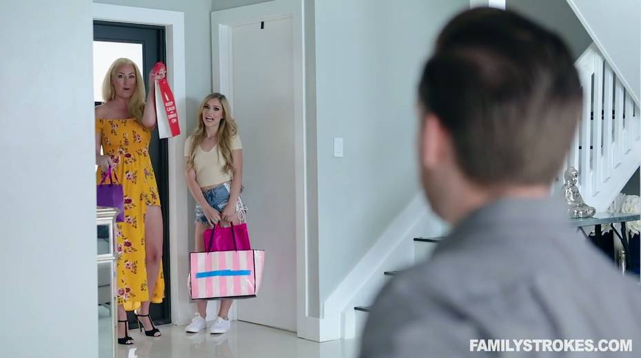 Nympho stepsister Kali Roses seducces her stepbrother and bangs him - 2. pic