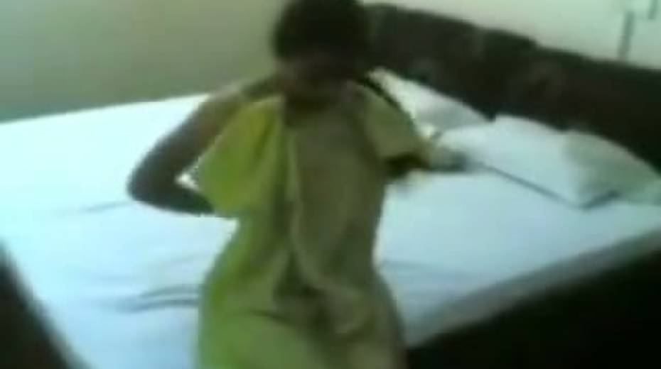 Cock crazed Indian slut gives her lover a nice blowjob - 3. pic