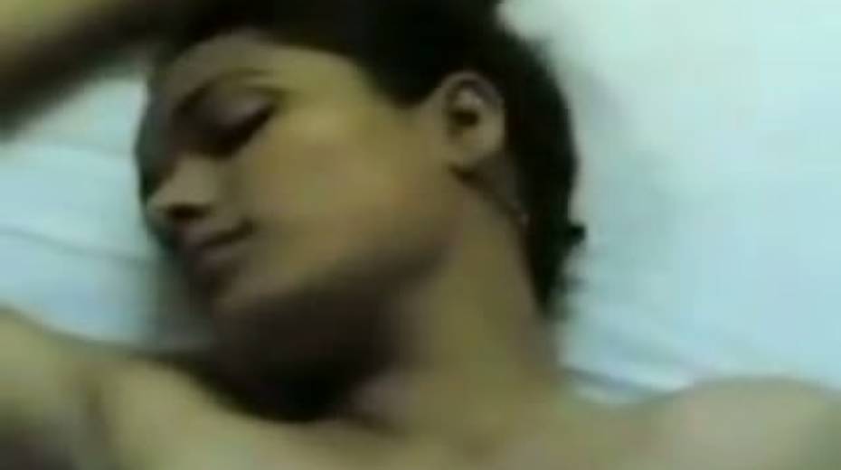 Cock crazed Indian slut gives her lover a nice blowjob - 5. pic