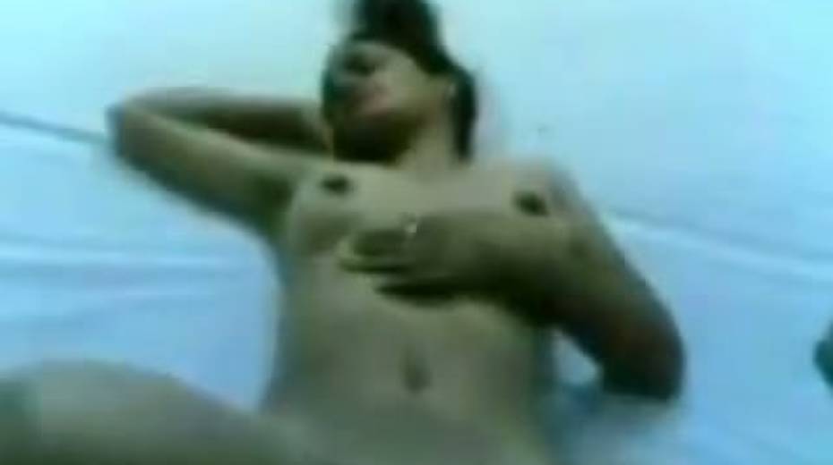 Cock crazed Indian slut gives her lover a nice blowjob - 8. pic