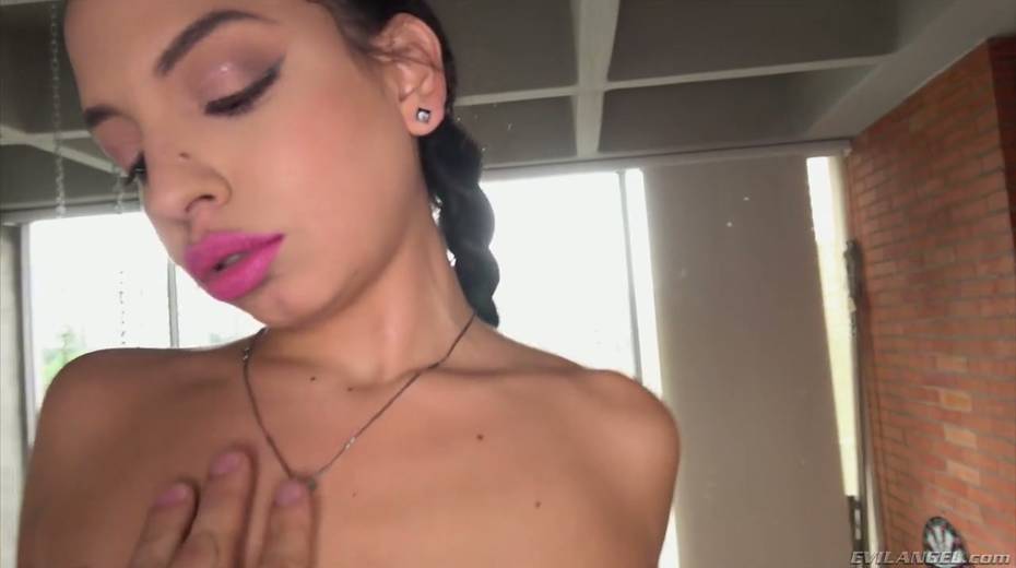Colombian hottie Matilde Ramos gets her mouth and anus banged hard - 3. pic