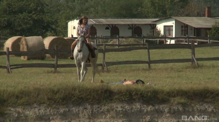 Hot cowgirl enjoys blowing a dick before a crazy outdoor anal sex - 2. pic