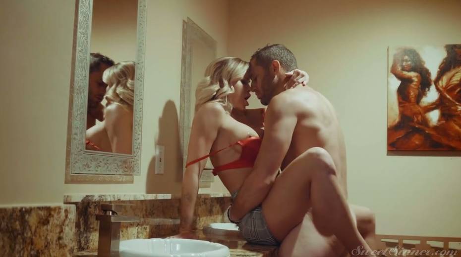 Blond hottie Jessa Rhodes is having crazy quickie with her BF in the bathroom - 8. pic