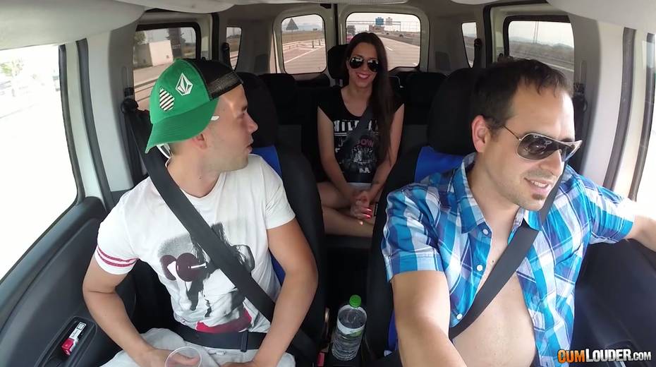 Kinky couple are having crazy quickie in the back seat in the presence of driver - 2. pic