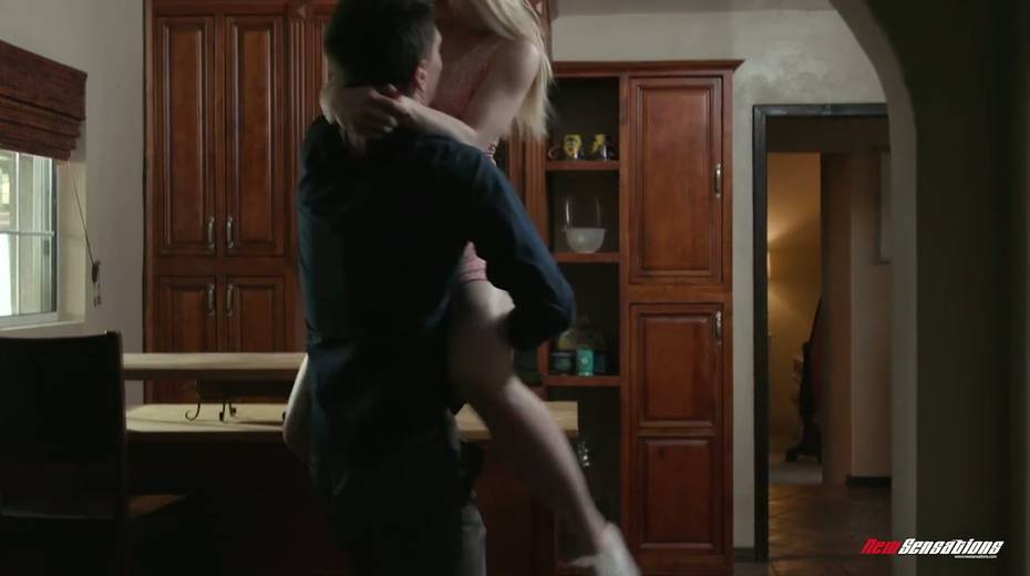 Spoiled blonde Kate Kennedy hooks up with stepsister's boyfriend - 3. pic