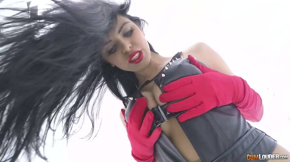 Seductive hottie in latex corset and gloves Kira Queen is masturbating her pussy - 11. pic