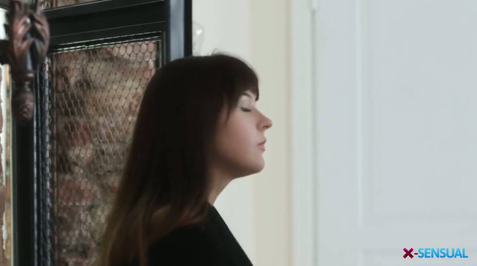 Delicious babe Katty Blessed is fucked in her butt hole on the first date - 3. pic