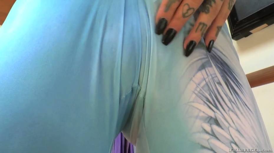 Super sexy cameltoe of naughty hottie Alby Rydes will turn you on very much - 18. pic