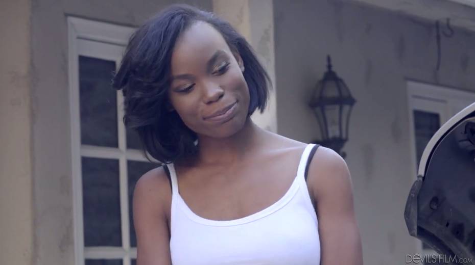 Cute ebony nextdoor chick Ivy Logan gets intimate with one white guy - 2. pic