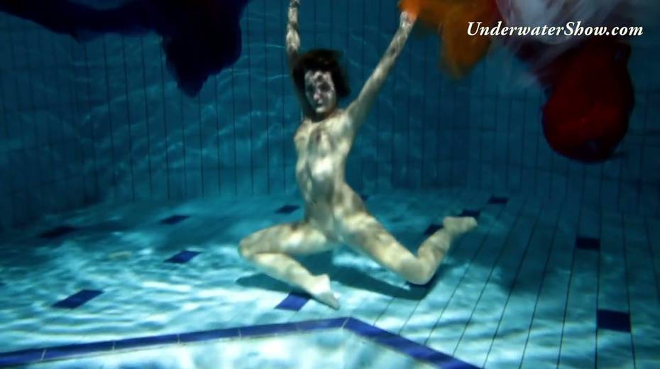Breath taking underwater show featuring sexy babe in dress - 4. pic