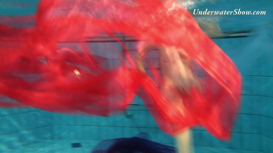 Breath taking underwater show featuring sexy babe in dress - 8. pic