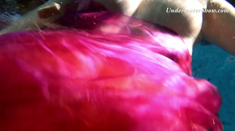 Breath taking underwater show featuring sexy babe in dress - 11. pic