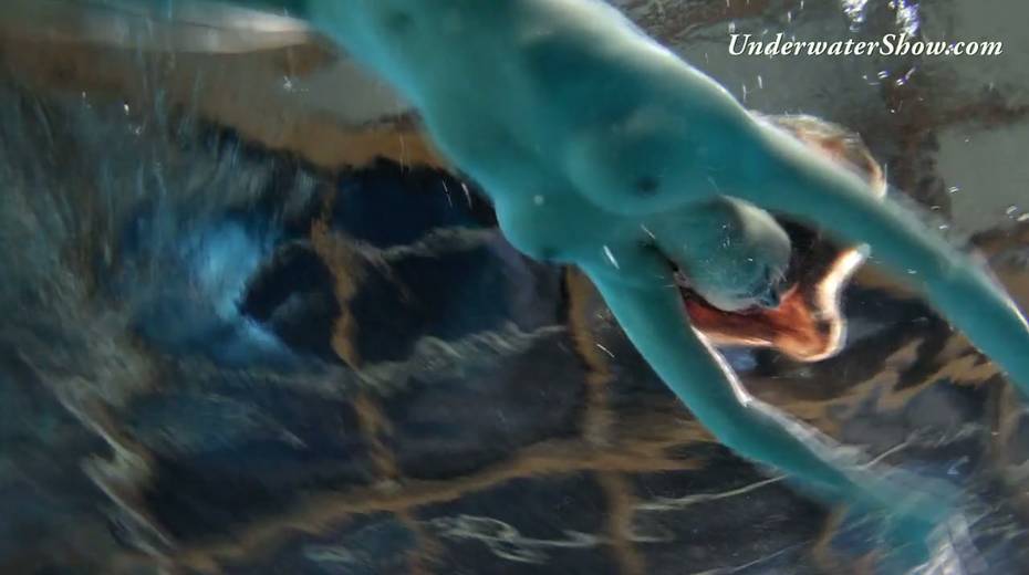 Breath taking underwater show featuring sexy babe in dress - 18. pic