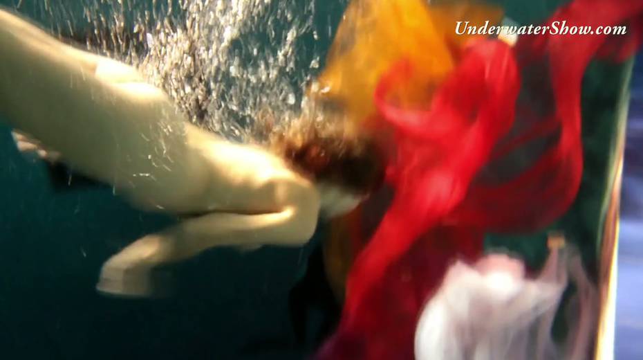 Breath taking underwater show featuring sexy babe in dress - 21. pic