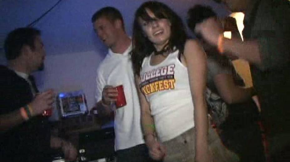 Busty brunette tramp measures how long the cock she is gonna suck is - 15. pic