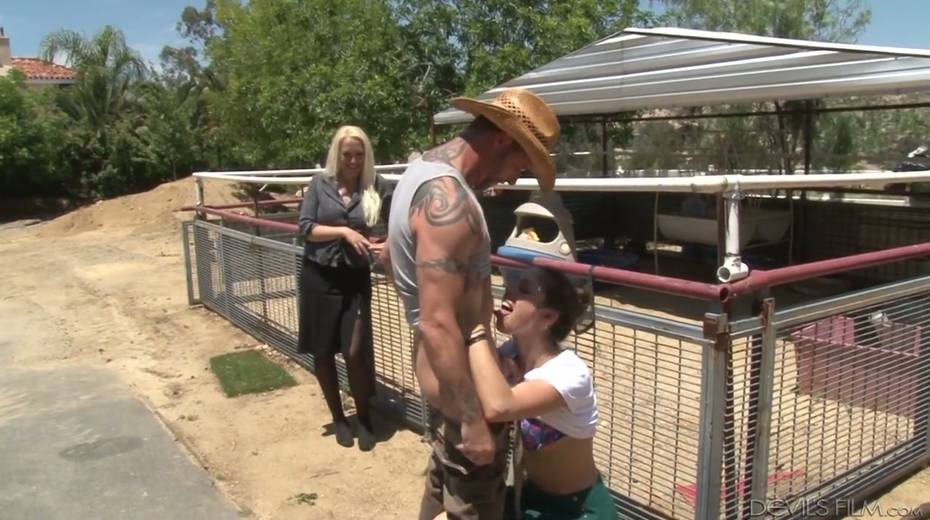 Spoiled stepmother enjoys watching how cowboy fucks her nasty stepdaughter Alana Evans - 4. pic