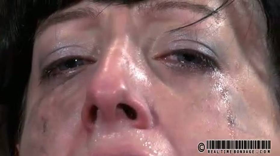 Brunette with smeared makeup is face fucked in the dark room - 15. pic