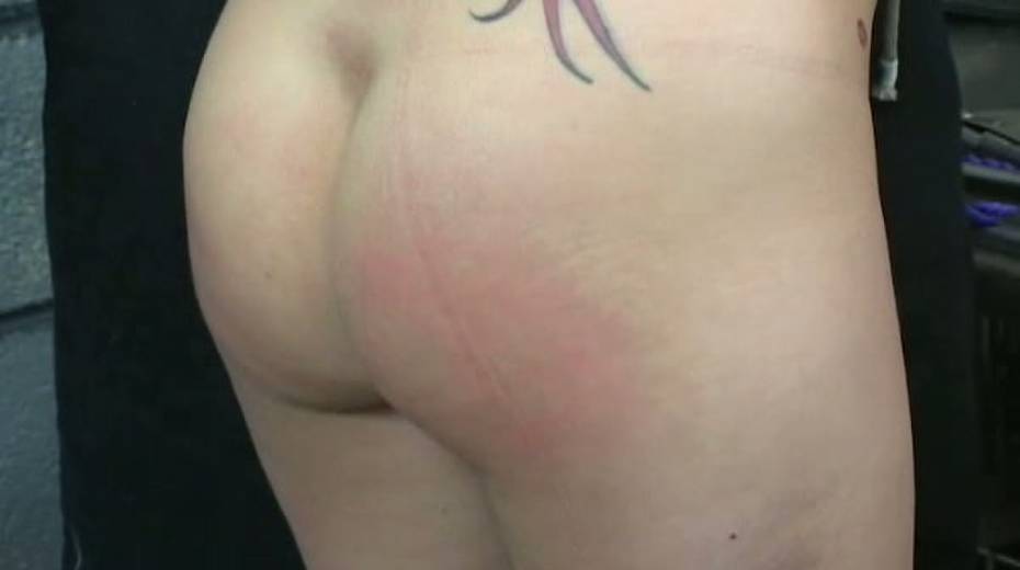 Old dude is spanking nice ass which belongs to tattooed gal - 2. pic