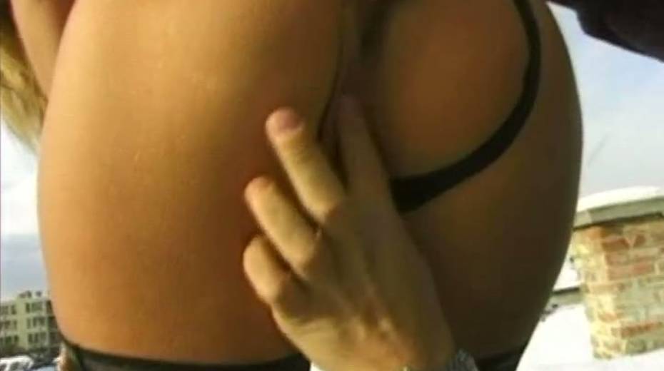 Dirty-minded bootylicious blondie sucks fat massive dick on the roof - 5. pic