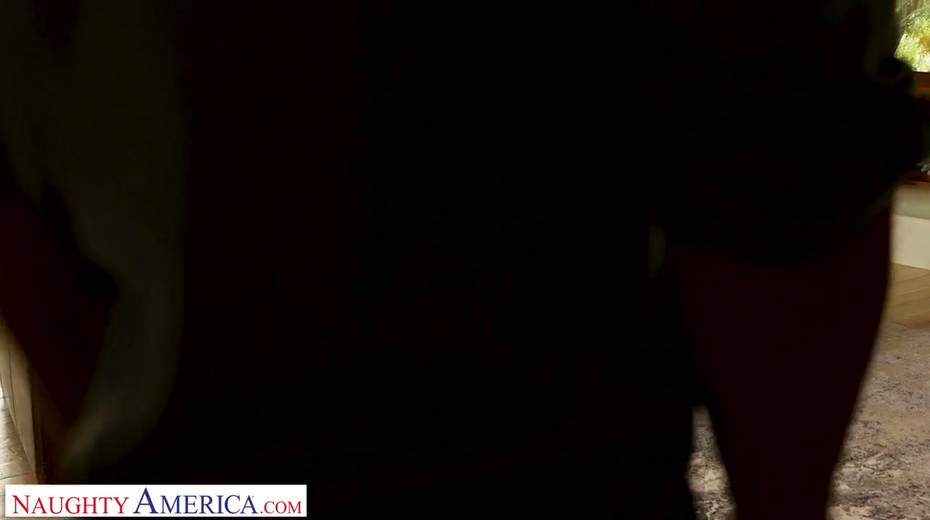 Hot like fore ginger bitch Lacy Lennon gets into pants of handsome neighbor - 2. pic