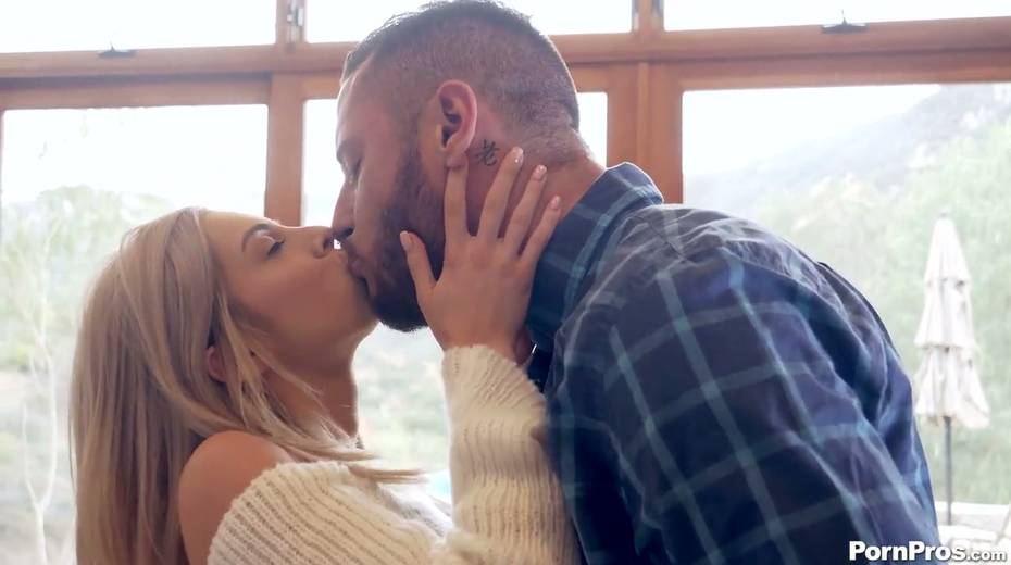 Tempting young blonde Allie Nicole blows a dick and gets her slit nailed - 2. pic