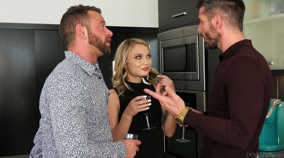 Sextractive blond chick Dakota Skye is fucked by her boyfriend and his fellow - 2. pic