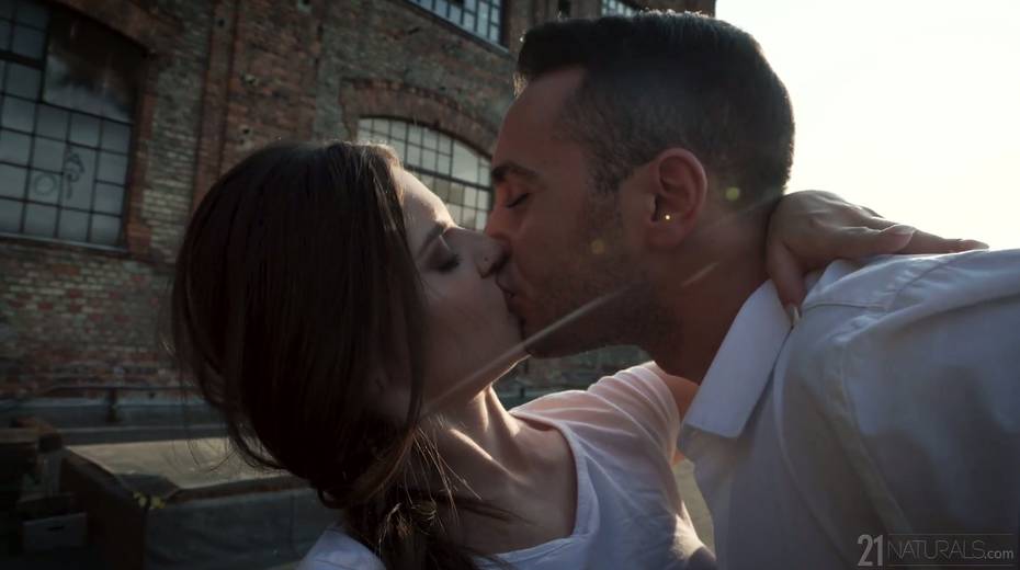 Pretty boy Raul Costa and beautiful girl Lizi Vogue are making love like there's no tomorrow - 2. pic