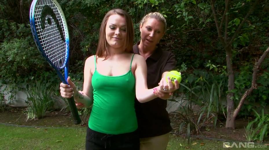 Sex-appeal tennis player Devon Lee fucks naughty big bottomed chick - 4. pic