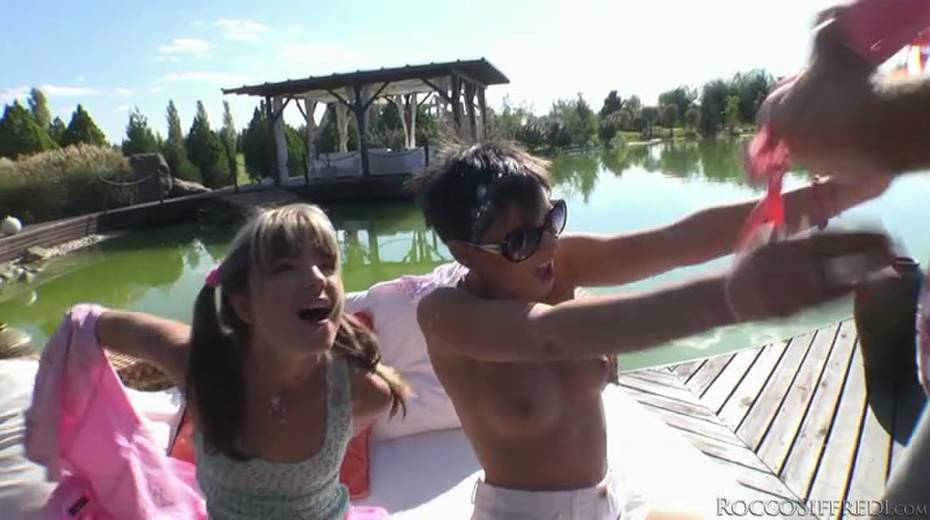 Two wanton dark haired chicks please one rich guy outdoors - 5. pic