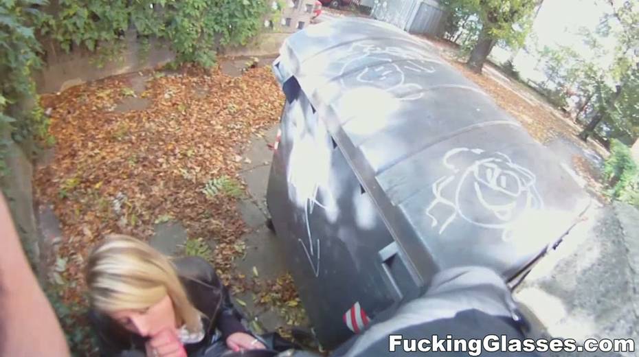 Dude wearing fucking glasses fucks picked up chick in the street - 8. pic