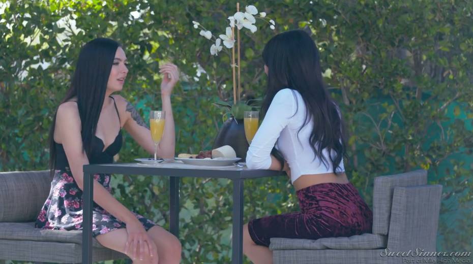 Porn models and porn actors give and interview in compilation clip - 12. pic
